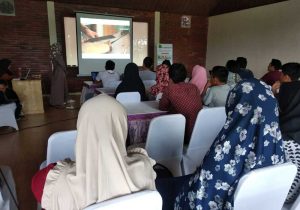 Read more about the article Manfaat Pelatihan Digital Marketing untuk UMKM, Remaja, dan Desa Wisata