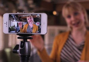 Read more about the article Tips Membuat Video Konten Promosi dengan Smartphone